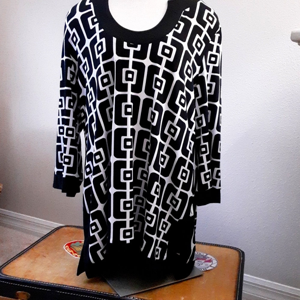 N.Y. COLLECTION BLACK AND WHITE TUNIC sz XL
